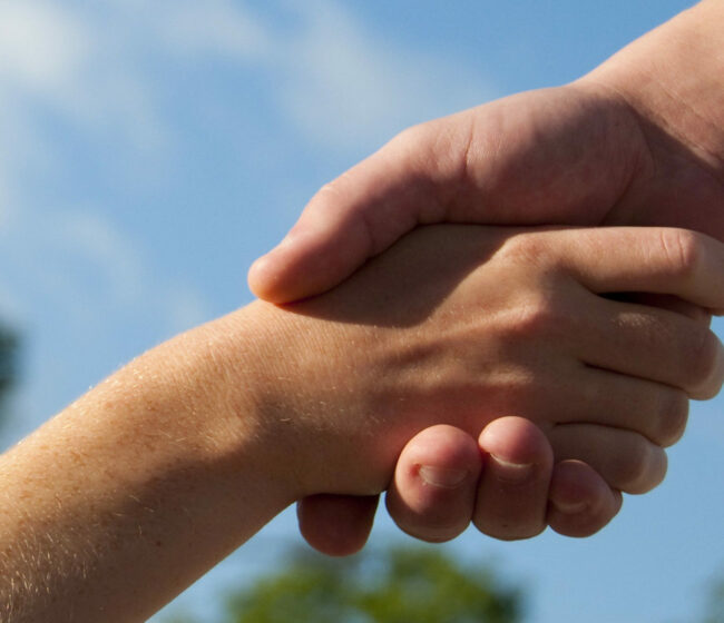 Bied de helpende hand