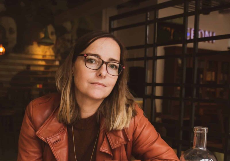 Beluister de podcast van Ester